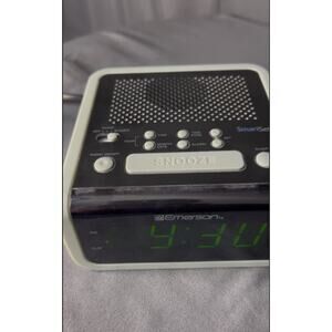 Emerson Am/FM Clock Radio CKS1702